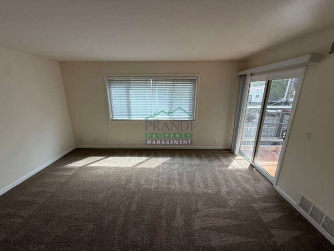 Photo - 1208 Sir Francis Drake Blvd Unidad Apt 6