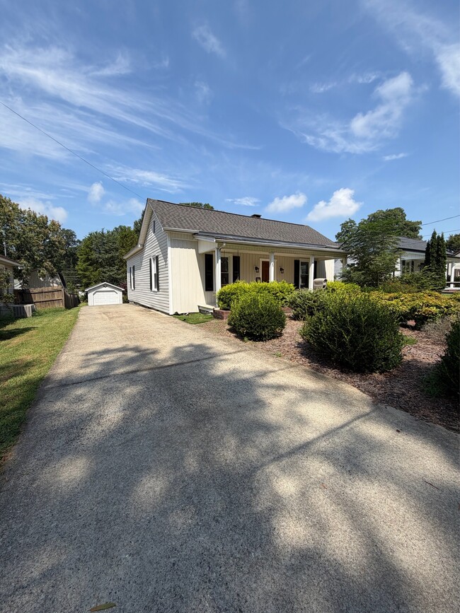 Photo - 120 S Rose Ave