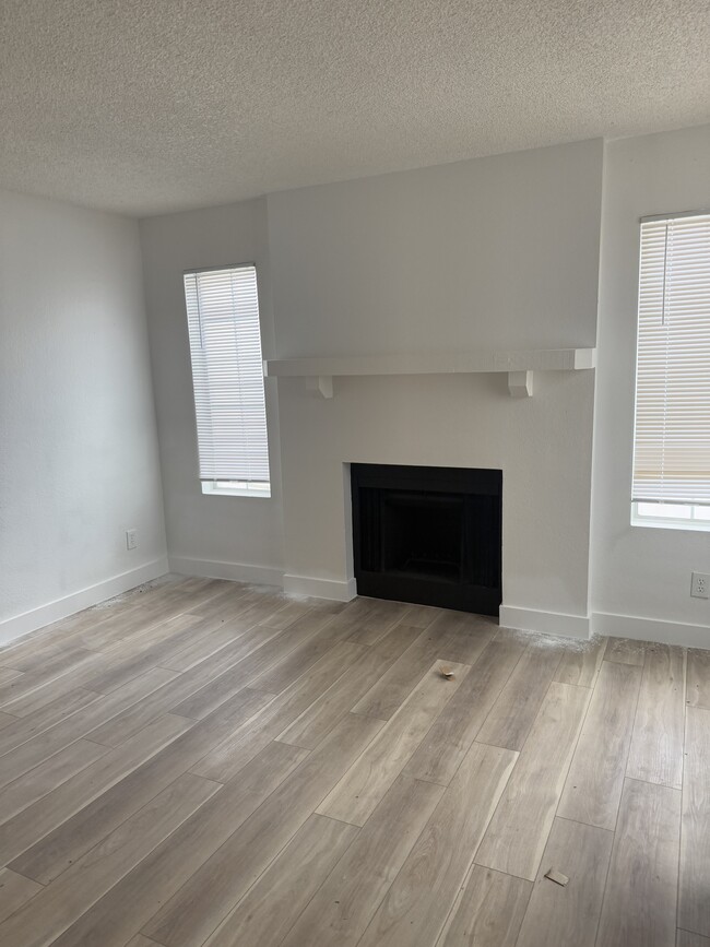 Photo - 909 Staffordshire Cir Unit B