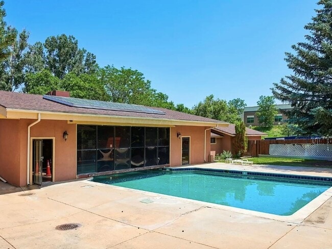 Photo - 1250 Golden Cir