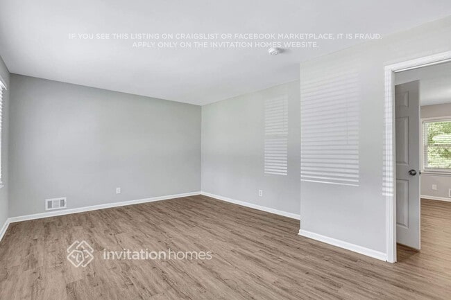3126 Holbrook Dr SW
