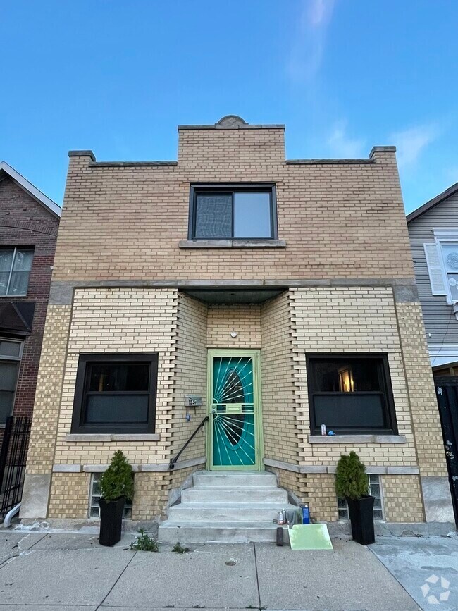 Rentals near Damen Station (Pink Line) Page 3