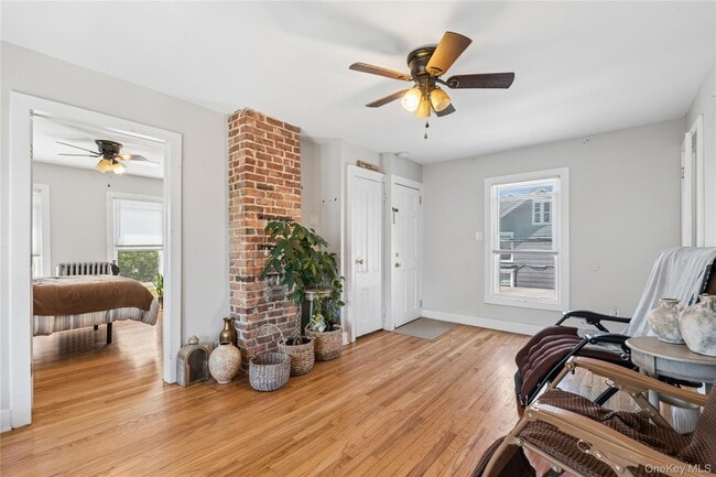 Building Photo - 11 Park Ave Unit 2A