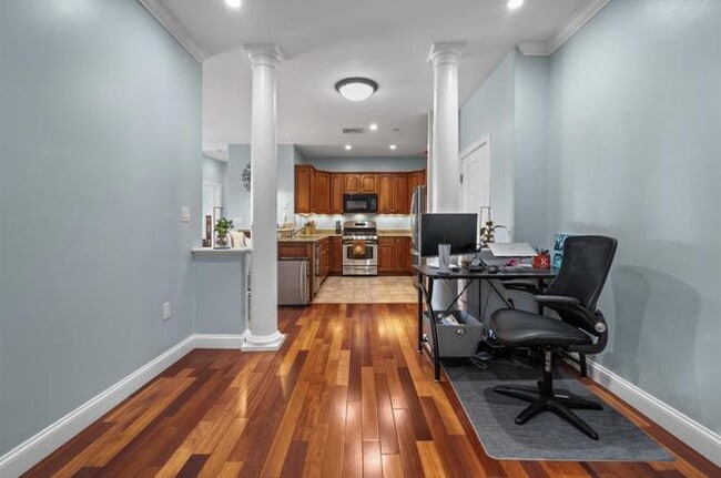 Building Photo - OLMUTK