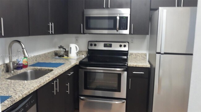 Photo - 3300 NE 191st St Unidad 1216