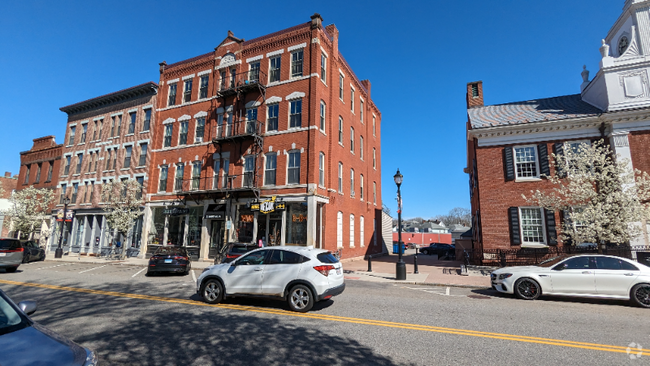 Building Photo - 32 W Main St Unit 6 Rental