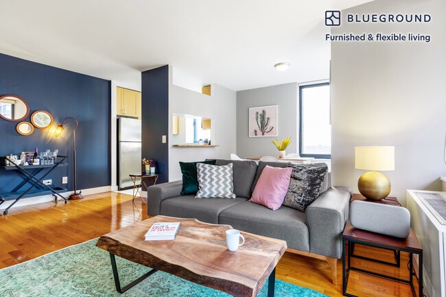 Photo - 235 W 48th St Unit FL17-ID141