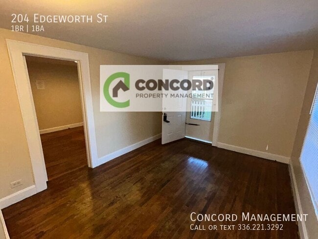 Photo - 204 Edgeworth St