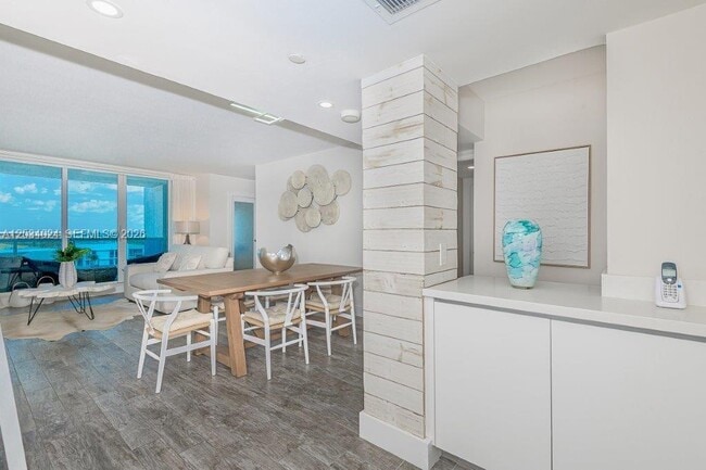 Photo - 2301 Collins Ave Unidad 926