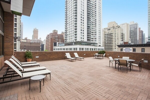 Photo - Le Triomphe Apartments