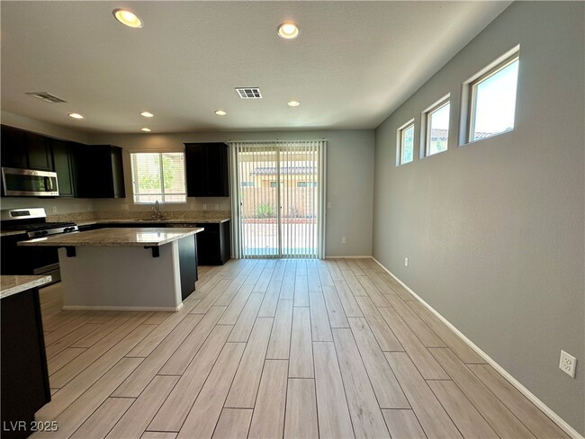 Building Photo - 9527 Ridgeglen Ct Rental