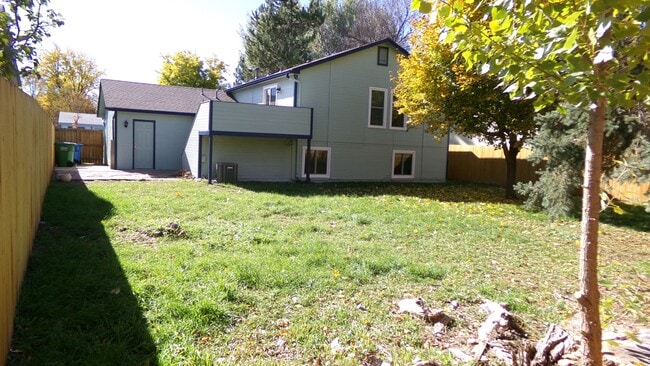 Photo - 924 Queens Ct