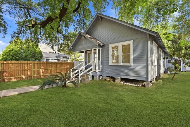 Photo - 5114 Schuler St