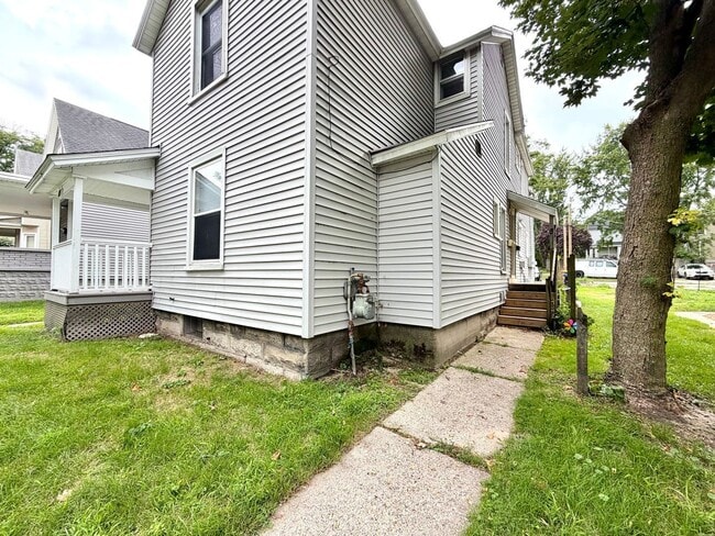 Photo - 615 Prospect Ave NE Unit 3