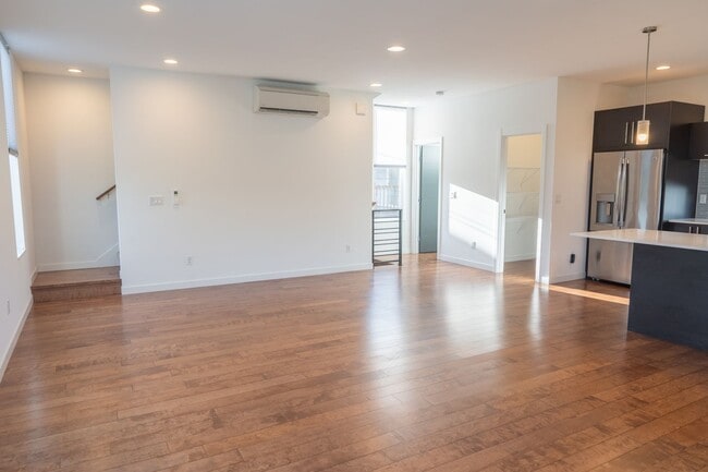 Photo - 3bd/3.25ba Seattle Home