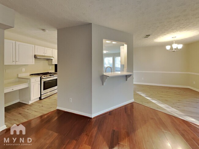 Photo - 839 Whitehaven Ln