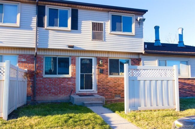 Photo - 24951 Mayfair St Unidad 20 Rental