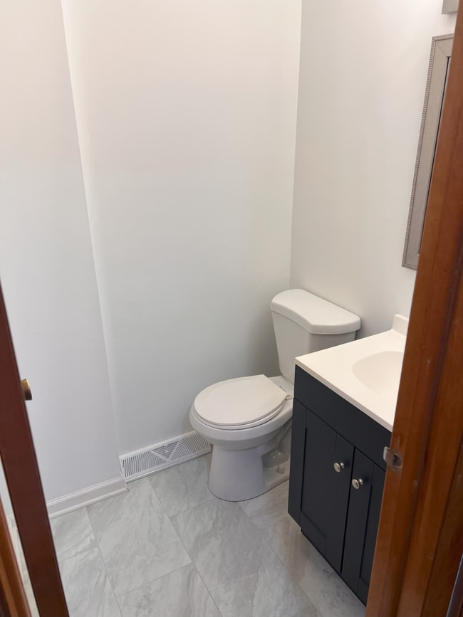 Photo - 349 E 91st St