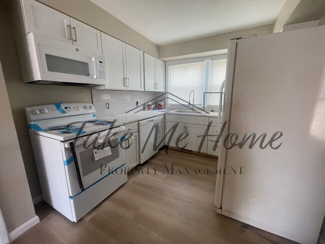 Photo - Remodeled 2-Bed, 1-Bath Duplex in Prime Springfield Location!