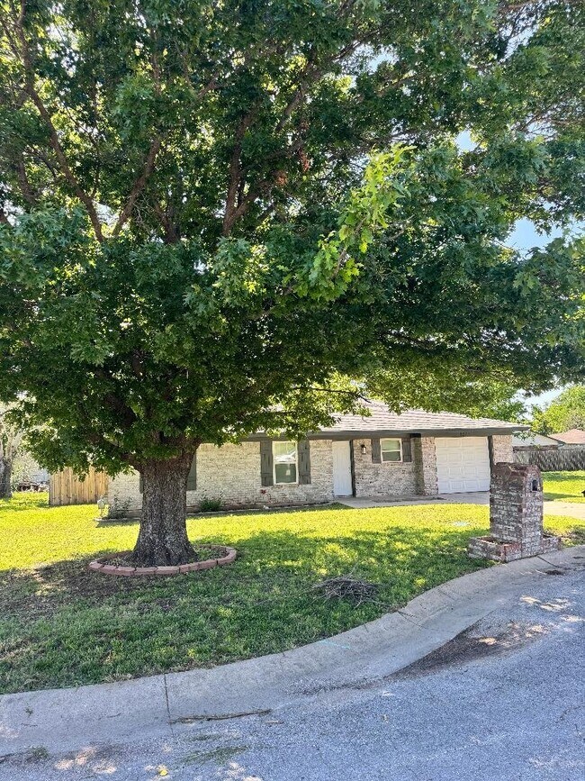 Photo - 821 Vernon Ct