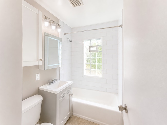 Photo - 3337 N 83rd St