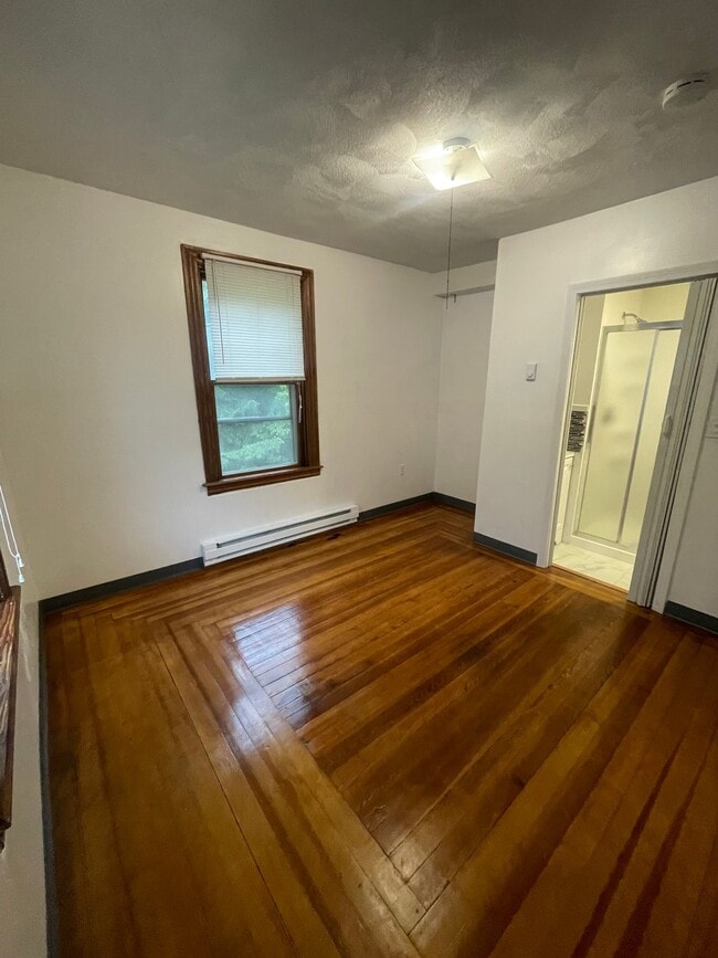 Building Photo - 71 Peck St Unit 2A