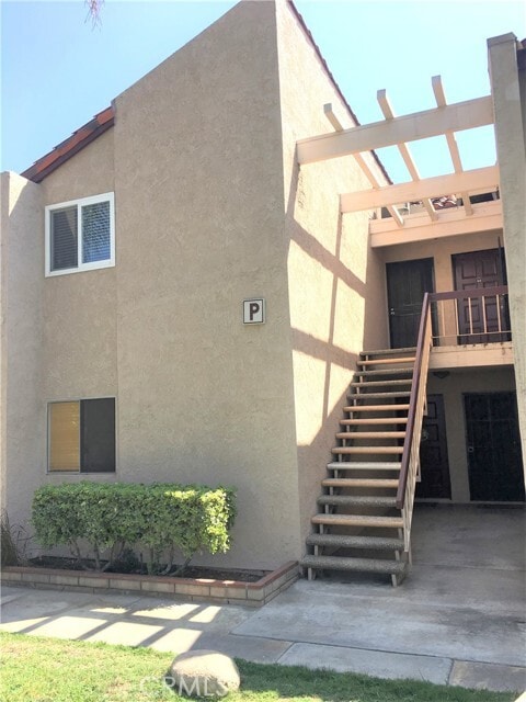 Building Photo - 700 W La Veta Ave Unit P2 Rental