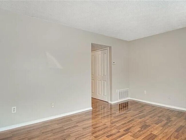 Photo - 28 Country Pl Ct