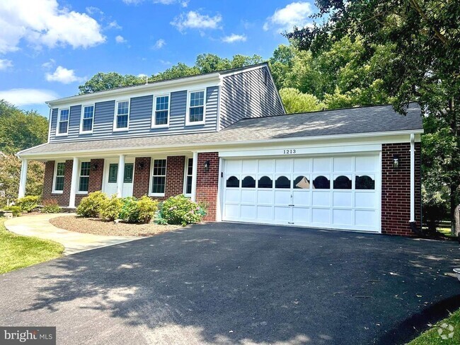 Building Photo - 1213 Forestville Dr Rental