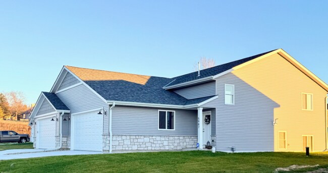 Photo - 5989-5991 Hanson Ct