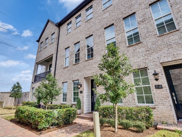 Building Photo - 8744 Park Kolbe Ln