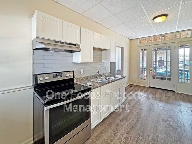 Building Photo - 110 N Broad St Rental