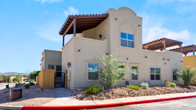 Photo - 1601 Golden Gate Wy Townhome