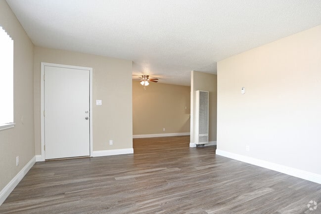 2BR,1BA-1000SQ