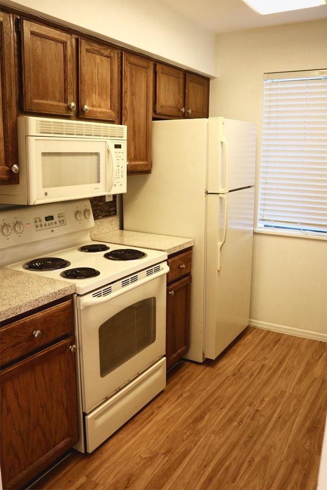 Photo - 151 Waterfall Way