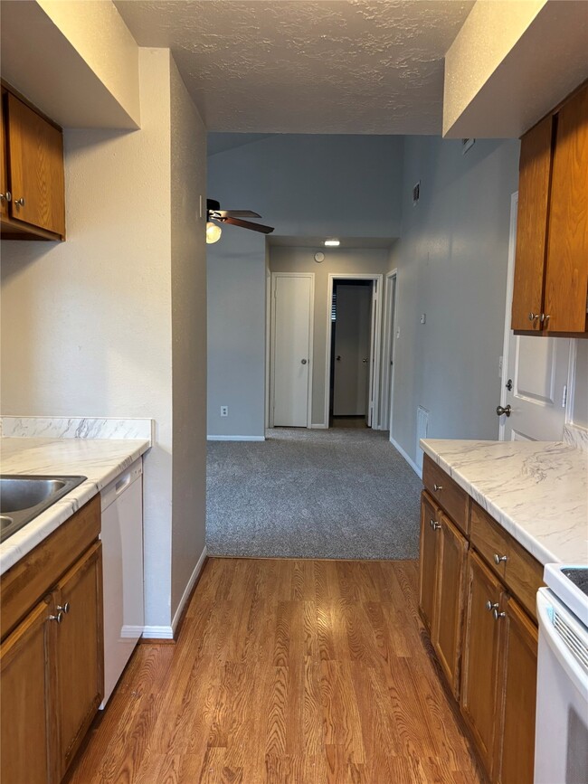 Photo - 7806 Gatehouse Dr