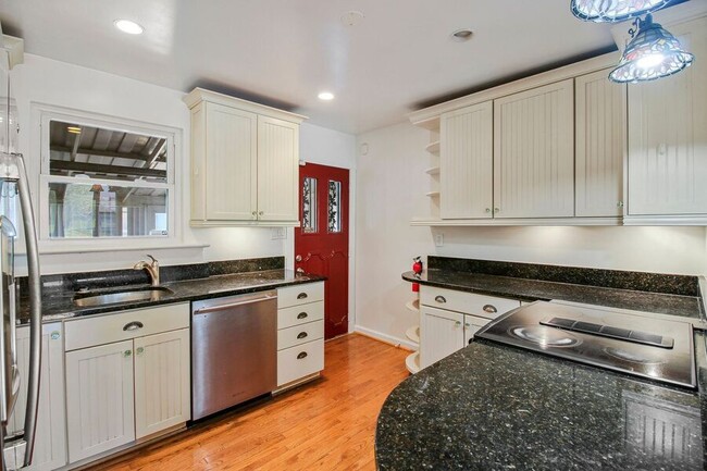 Building Photo - 4121 Arkansas Ave NW Rental