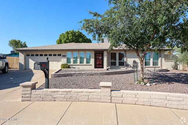 Building Photo - 11621 N 39th Dr Rental