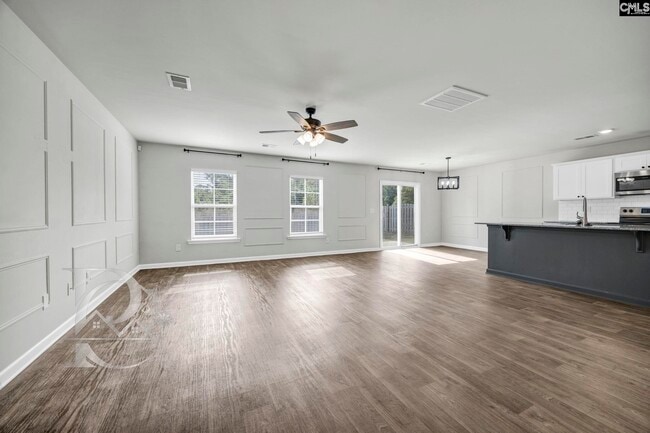 Photo - 942 Cornwallis Wy