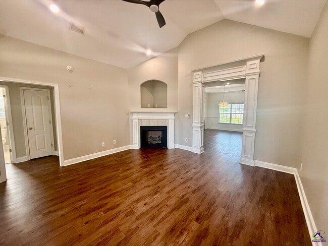 Photo - 634 Post Oak Way