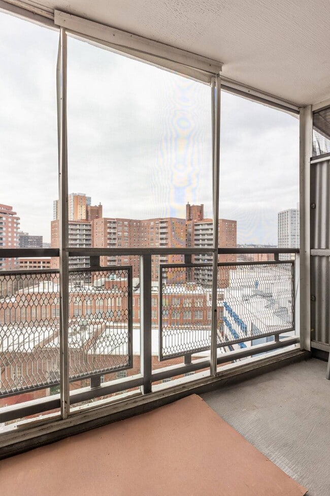 Photo - 61-15 98th St Unidad 11N