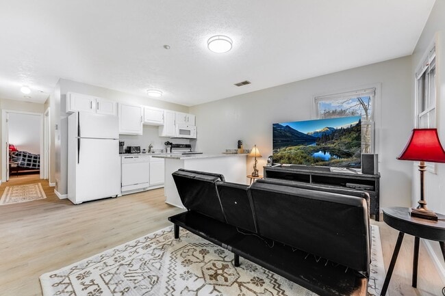 Photo - Bent Tree Court Apartments