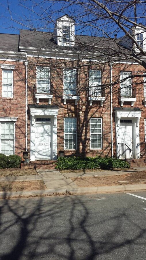 Beautiful 2BD/2.5BA Townhome in Huntersville! - Beautiful 2BD/2.5BA Townhome in Huntersville!