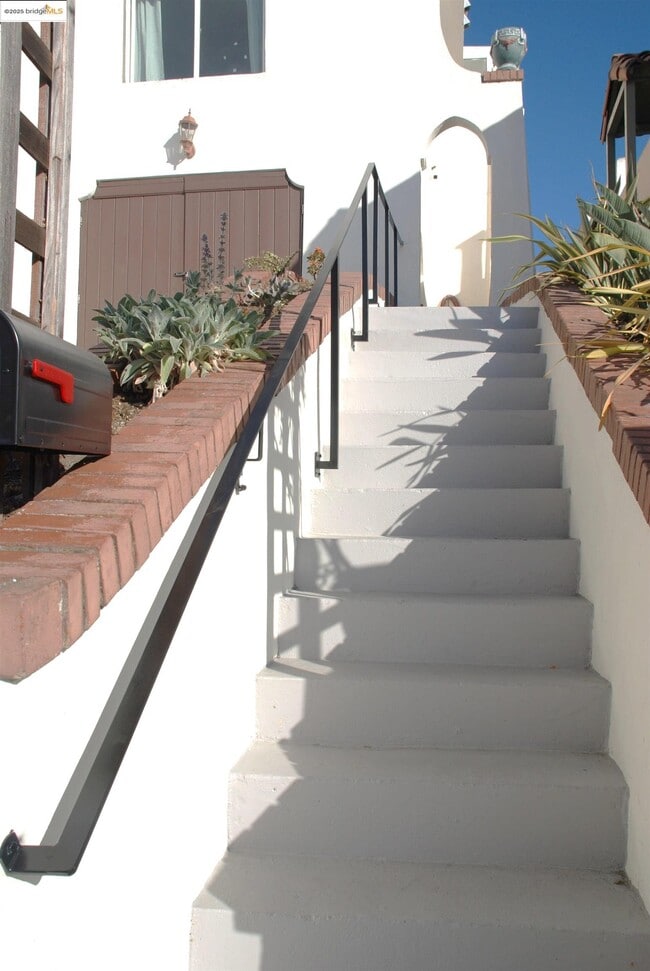 Photo - 838 Vermont St