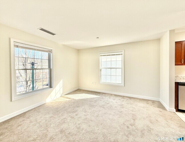 37 Fairfield Ave