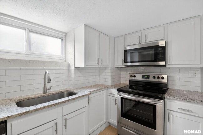 Photo - 4325 S Cherokee St