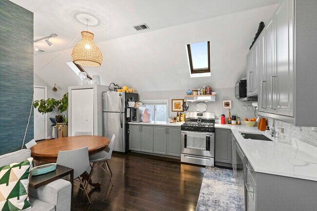 Photo - 2518 N Campbell Ave Unit 3