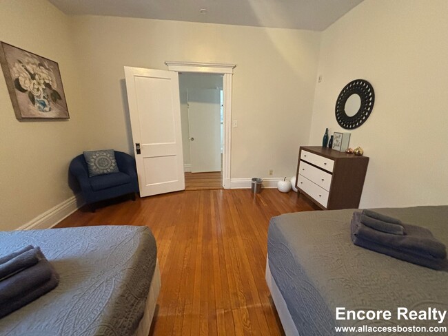 Photo - 22 Euston St Unit 4