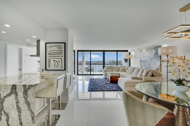 Photo - 400 N Flagler Dr Unidad 702 Rental