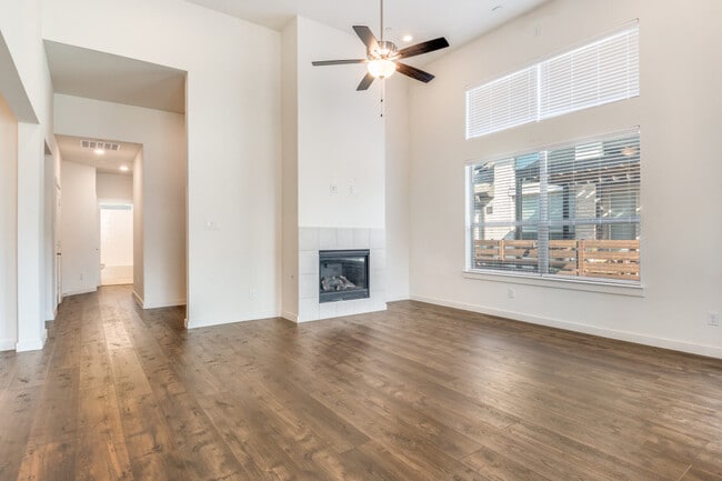 Photo - 1625 Dewberry Ln